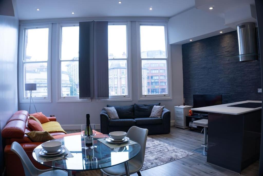 Spacious Apartment In City Centre - Free Parking Νότιγχαμ Εξωτερικό φωτογραφία