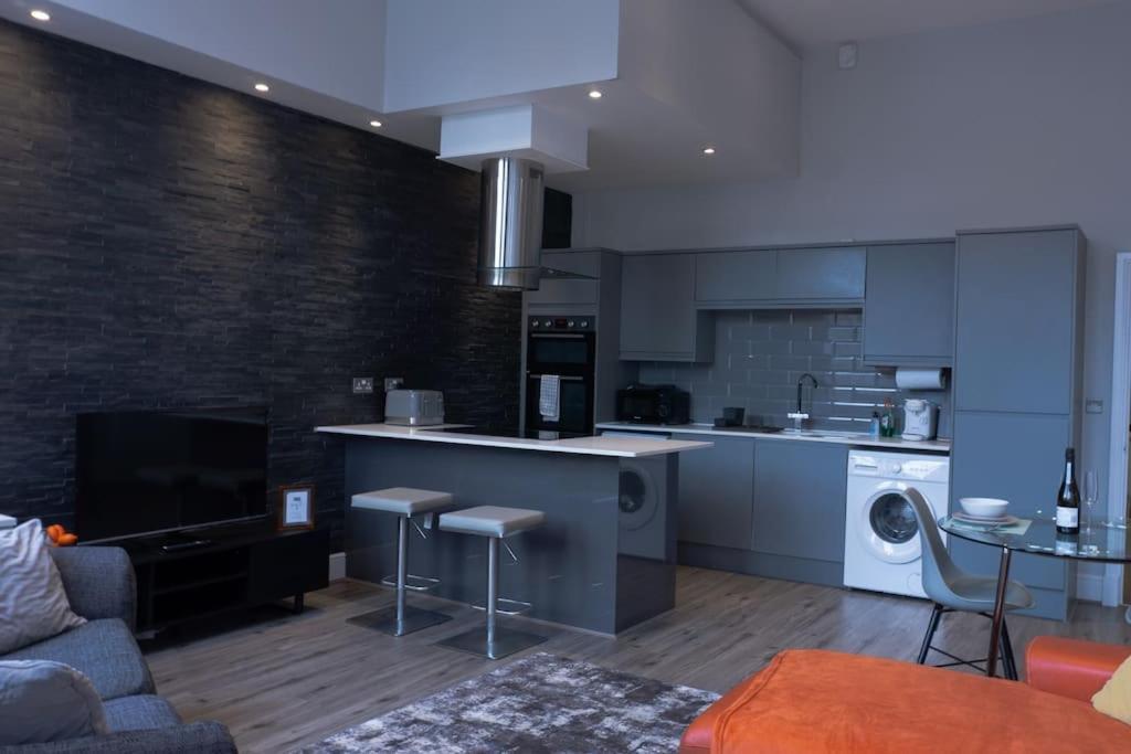 Spacious Apartment In City Centre - Free Parking Νότιγχαμ Εξωτερικό φωτογραφία